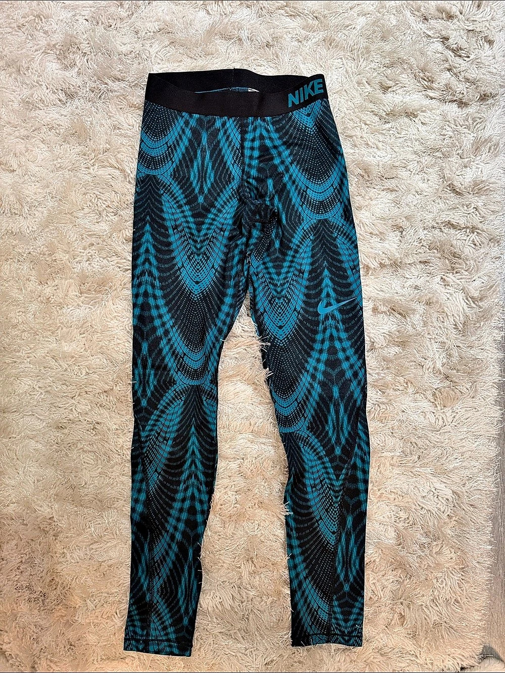 Nike Pro Dri-FIT Graphic Leggings in Black & Blue